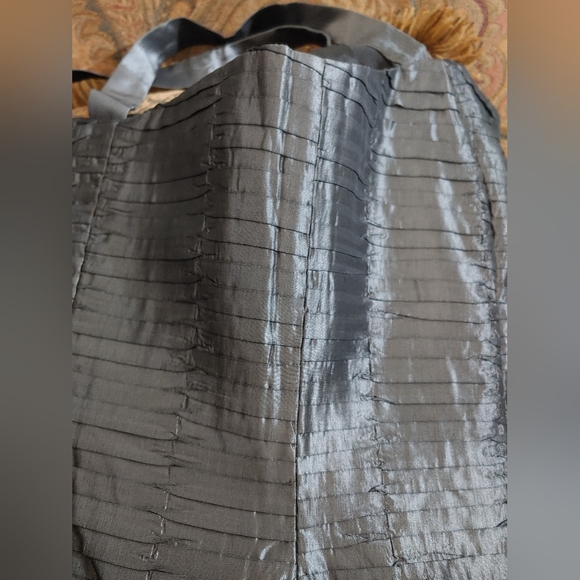 NWT LOFT METALLIC TOP. - Picture 3 of 9